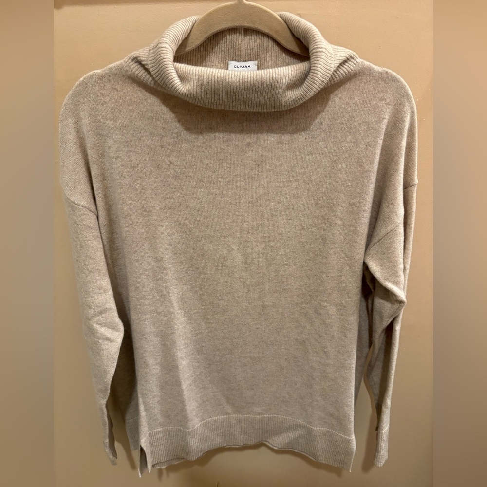Cuyana 100% Cashmere Cowl Neck Sweater in Oatmeal Women’s Small/Medium